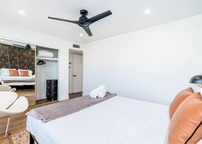 Sunshine, Paradise Escape! Private Pool, Sleeps 12 Holiday home *