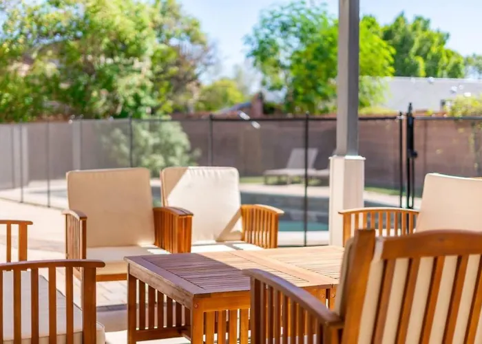 Sunshine, Paradise Escape! Private Pool, Sleeps 12 Holiday home *
