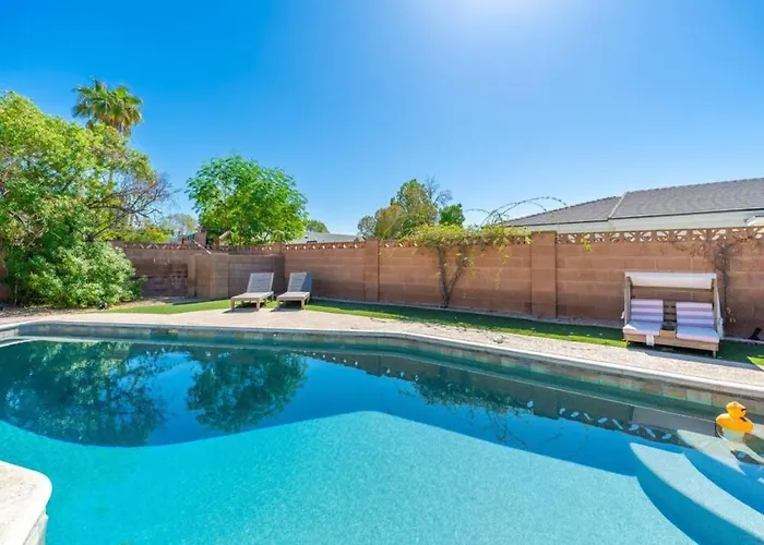Sunshine, Paradise Escape! Private Pool, Sleeps 12 Holiday home Phoenix